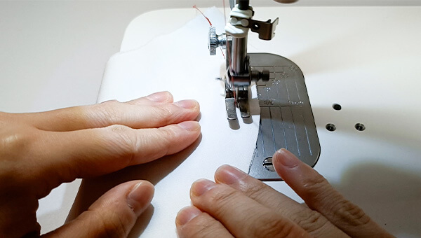 出来上がり線を縫う