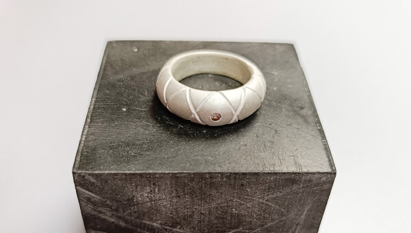 合成石を留める